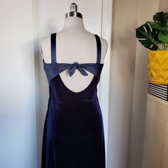 Beautiful Velvet Dress Size 8! - Picture 9 of 12